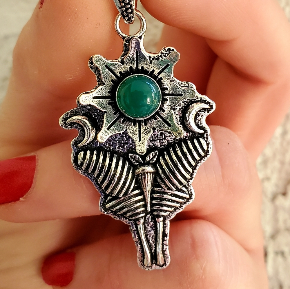 New Green Onyx 925 Silver Double Crescent Moon Luna Moth Pendant.